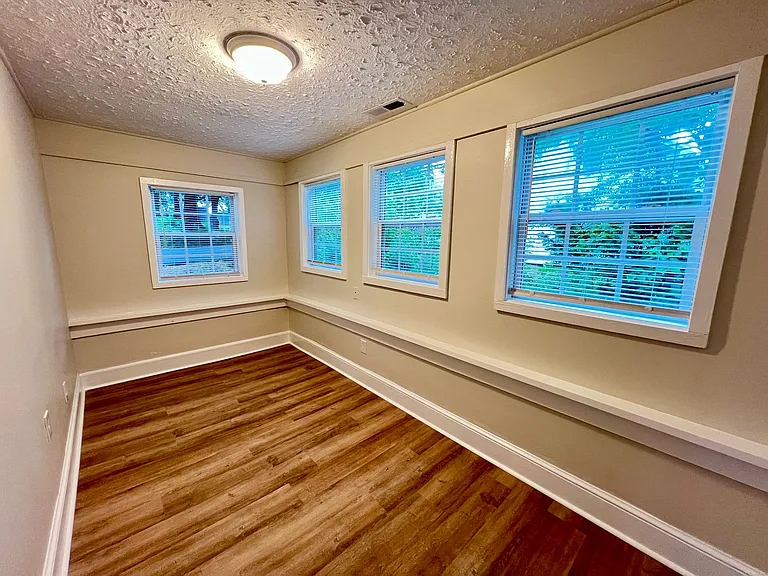 308 N Washington St — Photo 3