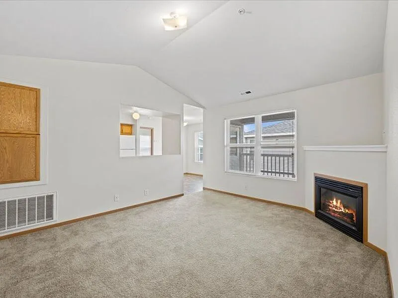 2 bed, 2.0 bath, 938 sqft, $1,450 — Photo 3