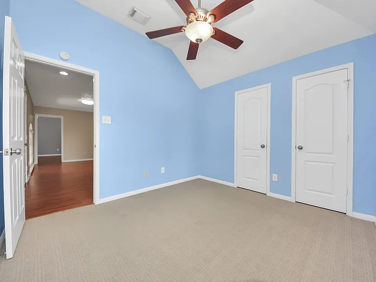 435 Leisure Dr — Photo 35