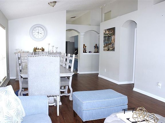 5th image of 10228 Hunters Haven Blvd