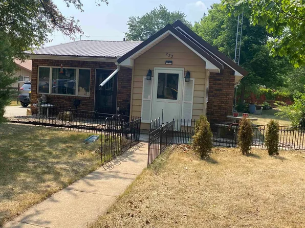 223 N Ohio St, Muscoda, WI 53573