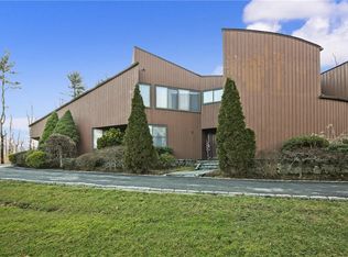 7 Harrows Ln, Purchase, NY 10577