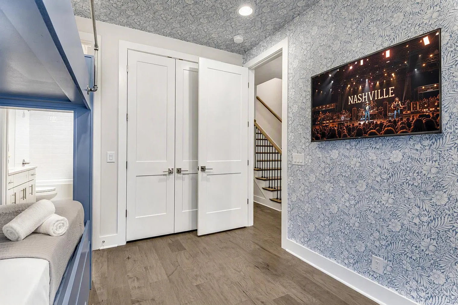 8 bed, 8.0 bath, 4531 sqft, $12,888 — Photo 2