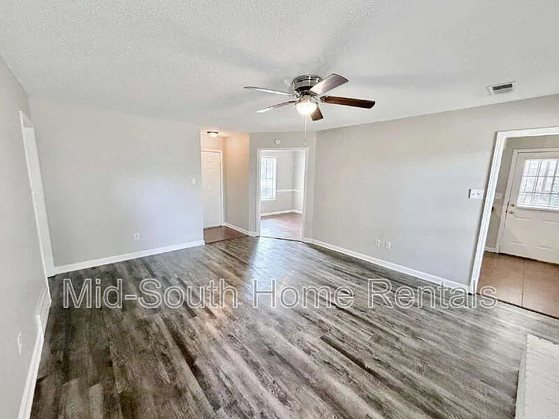 3 bed, 2.0 bath, 1134 sqft, $1,395 — Photo 3