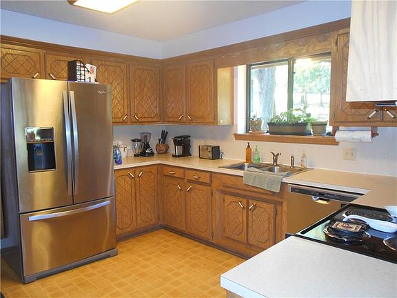 2nd image of 3608 E Hill St