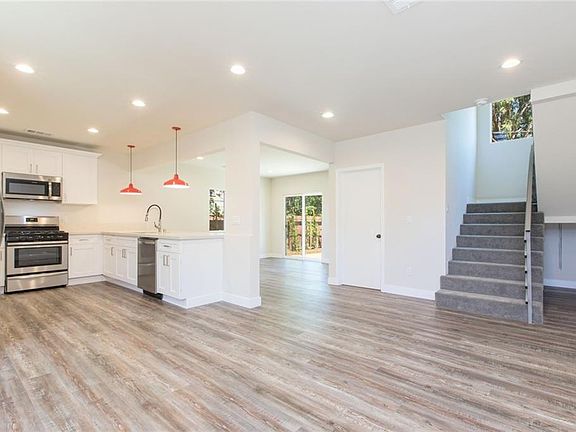 5th image of 22727 Criswell St