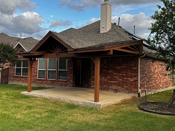 4th image of 3501 Amador Dr