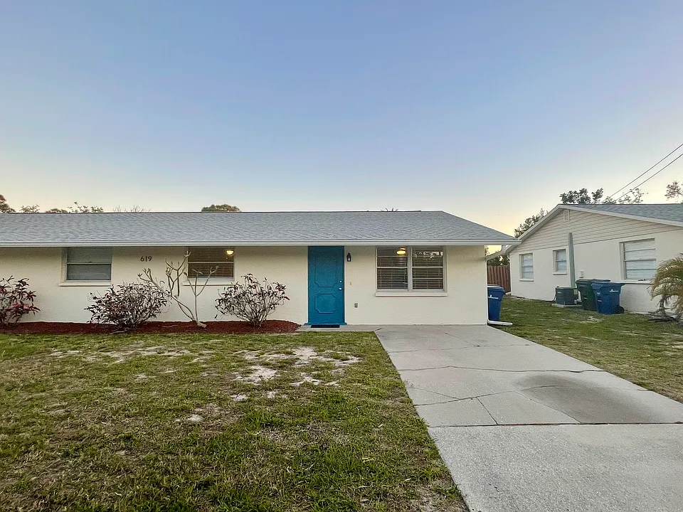619 Shore Rd
