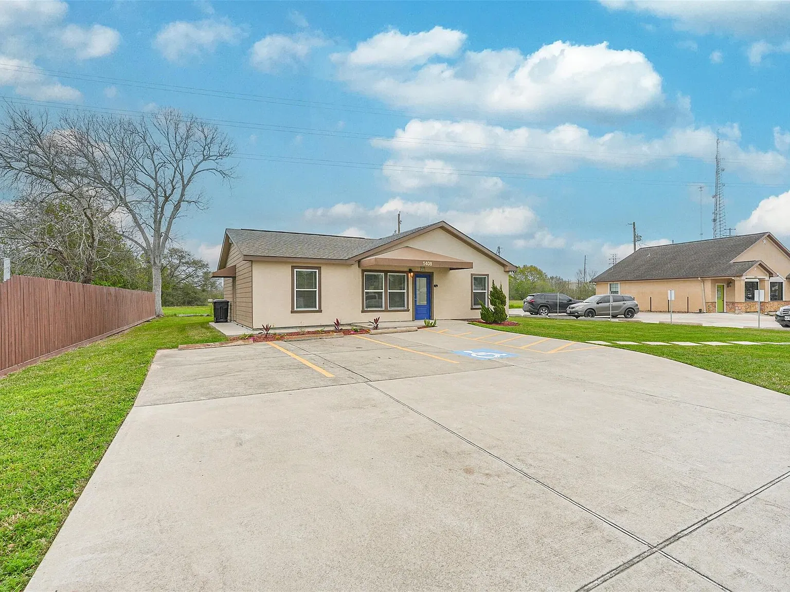 5 bed, 1.0 bath, 1200 sqft, $2,900 — Photo 4