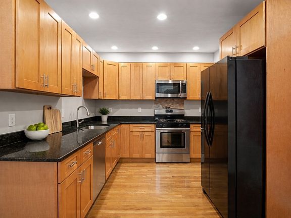 3rd image of 7 Chadwick St