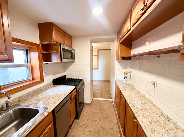 289 Columbia Street image 7 of 15