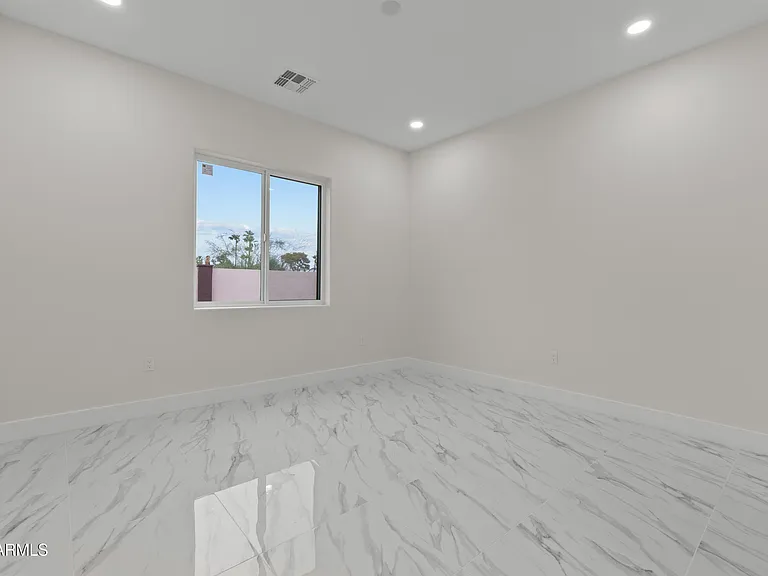 5923 E North Ln — Photo 29