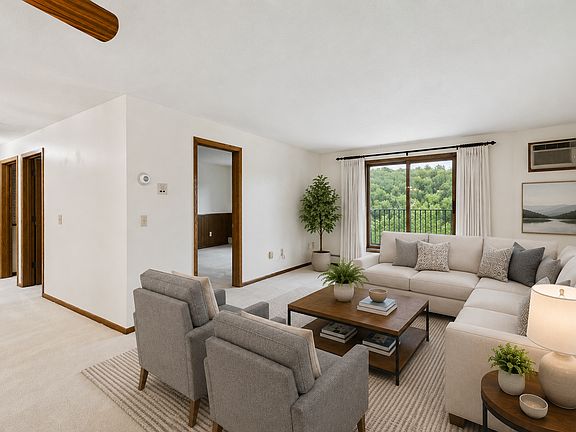 2nd image of 1000 41st Ave NE APT 211