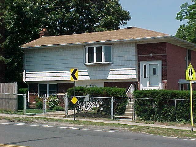 1st image of 905 Hempstead Ave