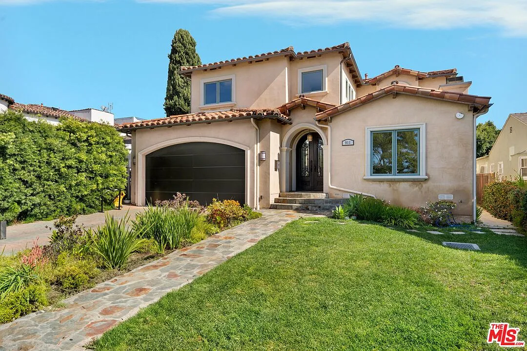 5 bed, 5.5 bath, 4020 sqft, $16,900 — Photo 1