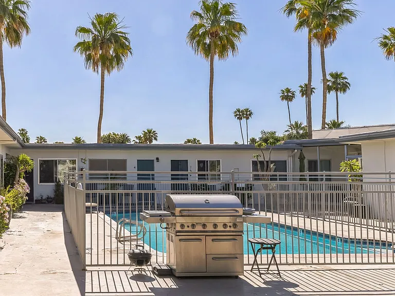 588 E. Mel Avenue - Hermosa Palms — Photo 36