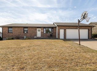 5250 Saratoga Rd, Dubuque, IA 52002