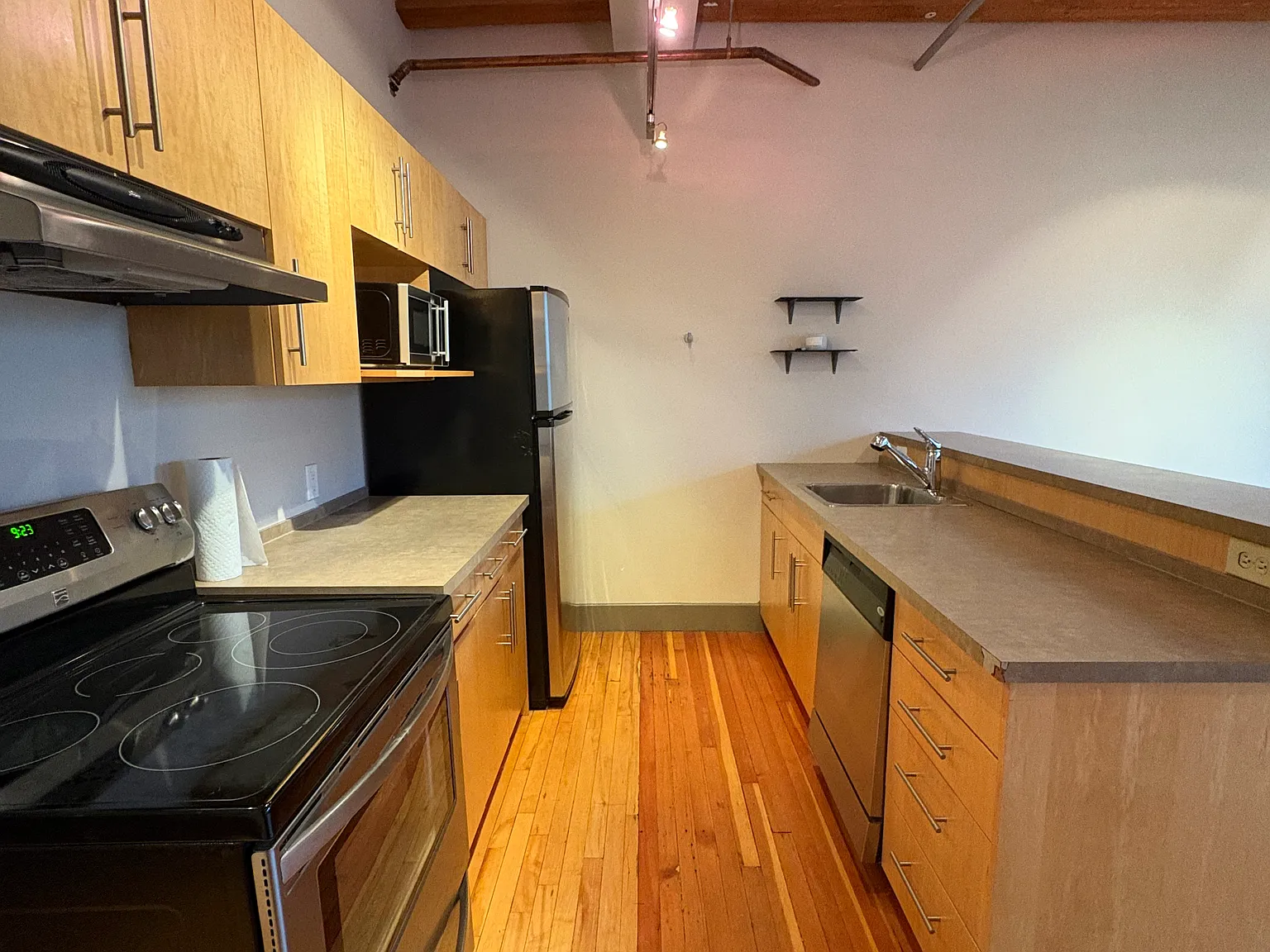 401 Princess Street - 1 — Photo 4