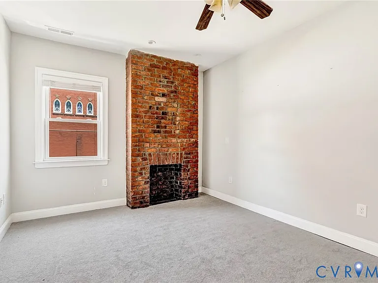 712 N 24th St — Photo 14