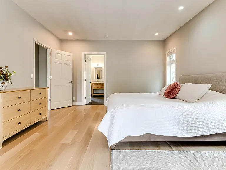 3375 Bardell Ave — Photo 8