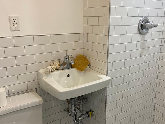 4th image of 3240 Layton Ave #2