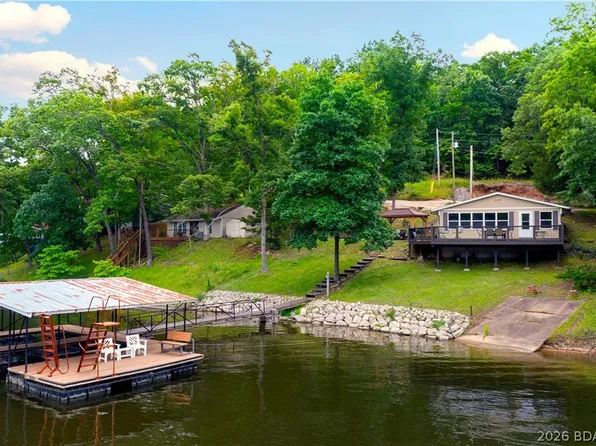 695 Montgomery Hill Dr, Sunrise Beach, MO 65079