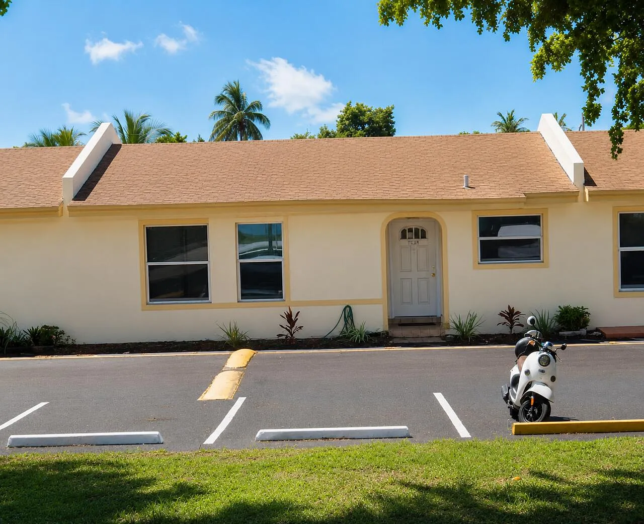 3 bed, 2.0 bath, 1235 sqft, $2,500 — Photo 2