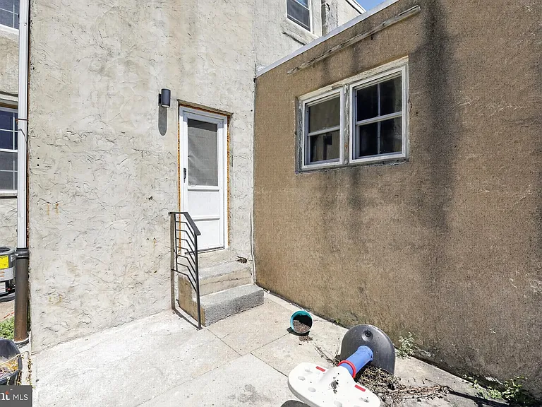 3053 Janney St — Photo 22