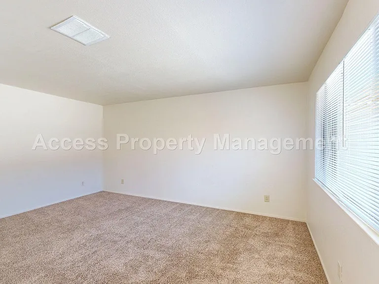 1516 Floyd Ave — Photo 5