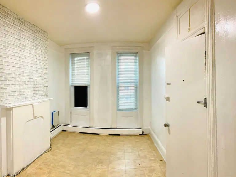 309 3rd St #1R — Photo 3