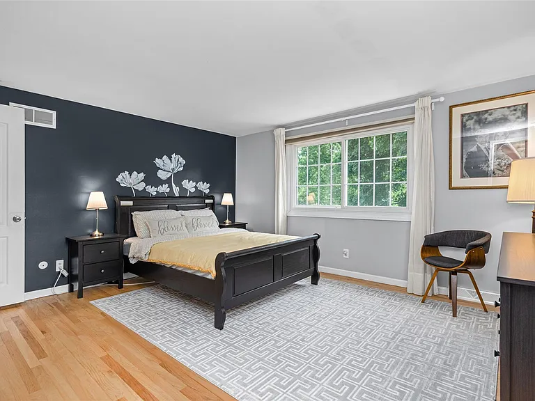 16610 Old Bedford Rd — Photo 26
