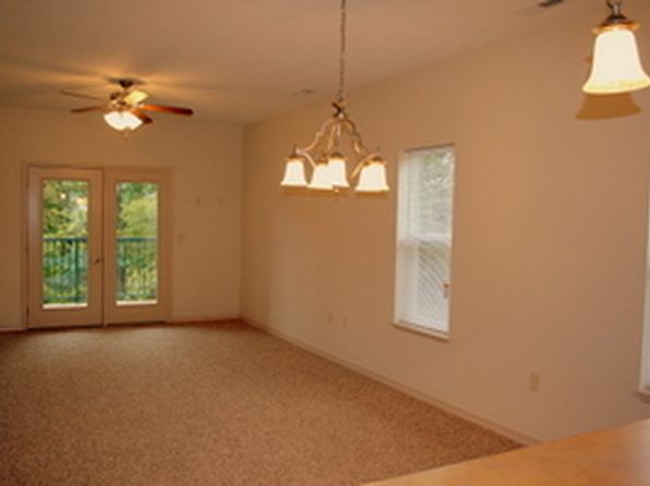 114 Oxford Dr APT 12