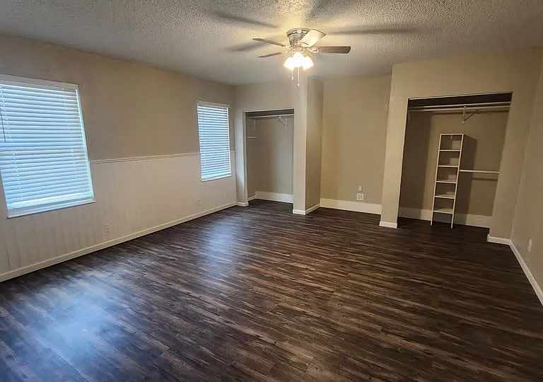 3008 Westrim Dr — Photo 2