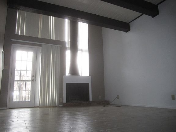 Beams in the living, open to mezzanine