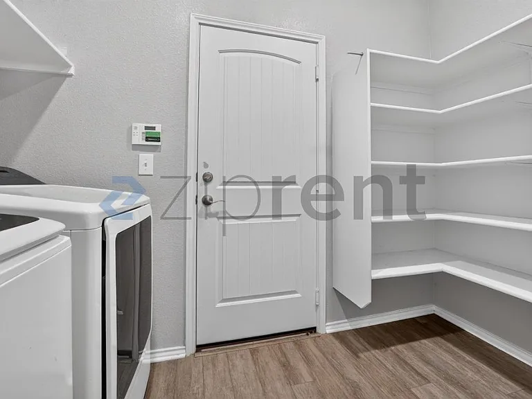 536 Ayinger Ln — Photo 30