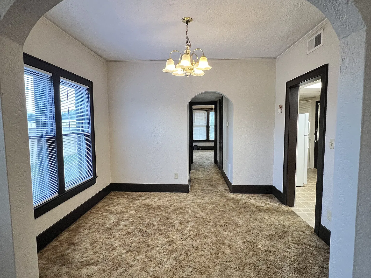 201 South Cravens Street - 3 — Photo 4