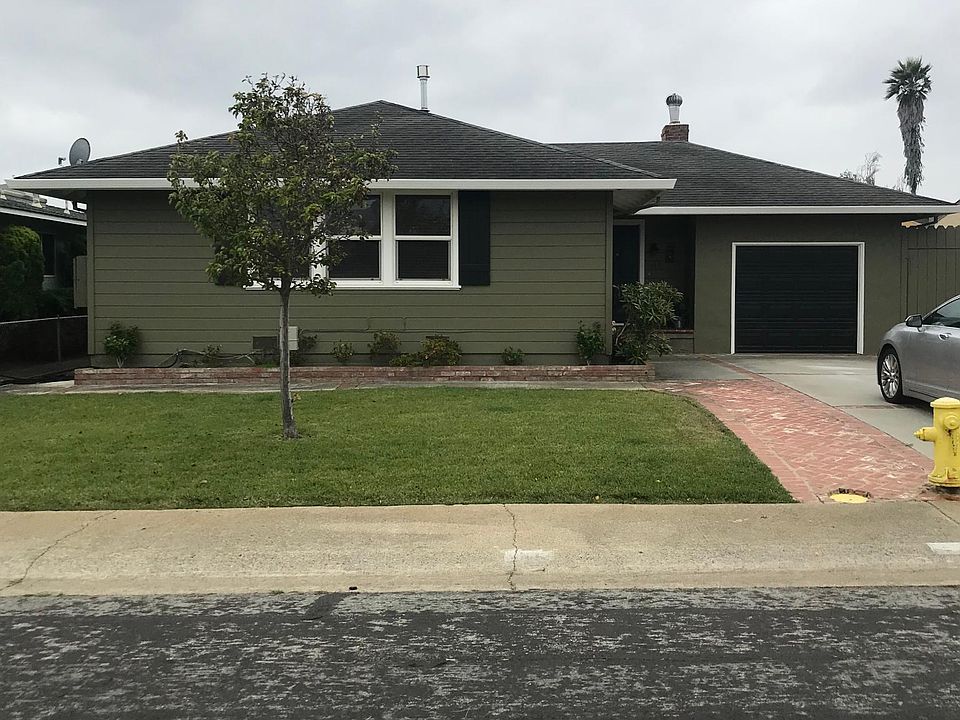 1st image of 215 Carmelo Ln
