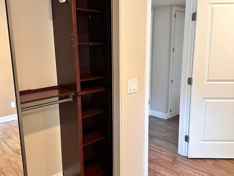22540 Jeffrey Mark Ct #5 — Photo 32