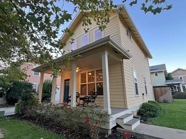 858 Kite Ln, Redding, CA 96001