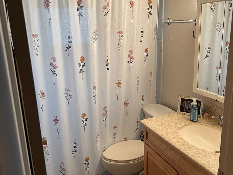 5410 Ivanhoe Pl NE #5 — Photo 7