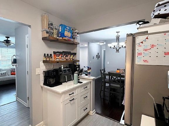 5th image of 704 Wellington Place