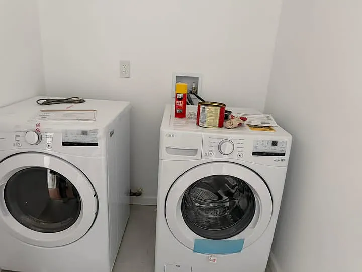 2218 E 27th St #2 — Photo 3
