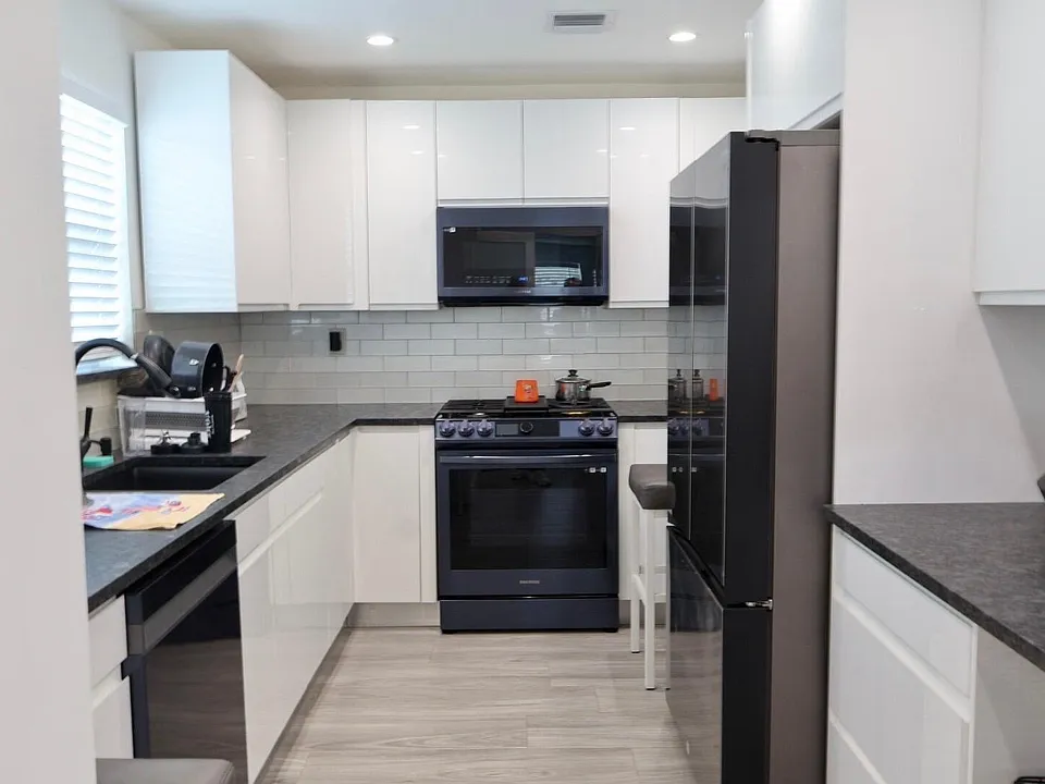 121 SE 14th St