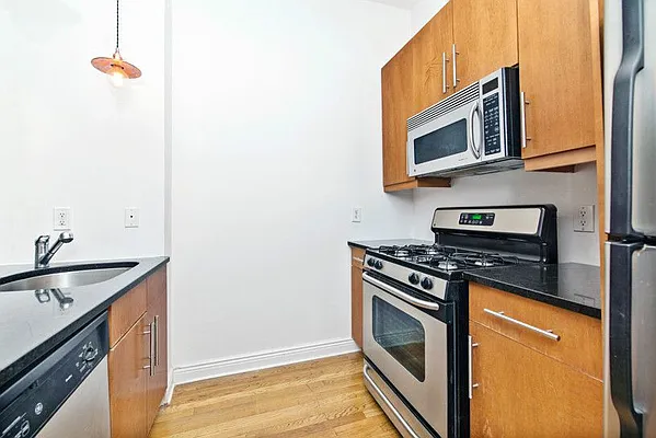 Rented by Keller Williams NYC | media 20
