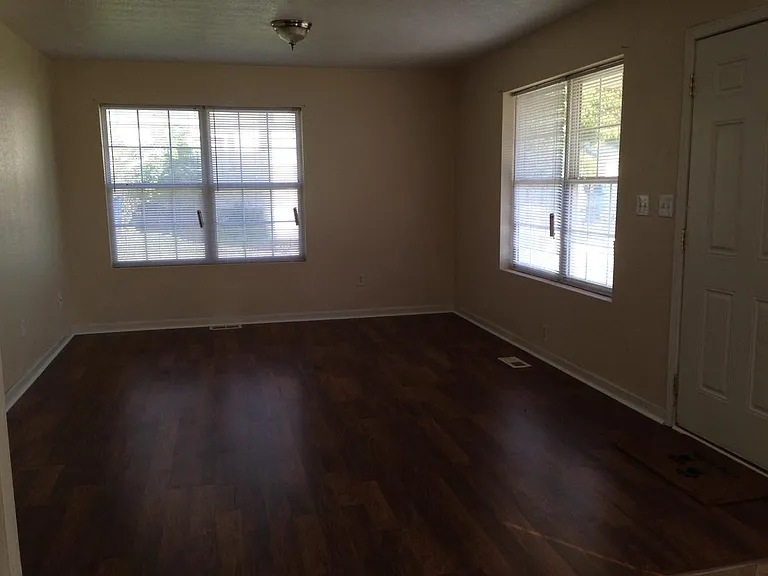 450 Christian Ave — Photo 9