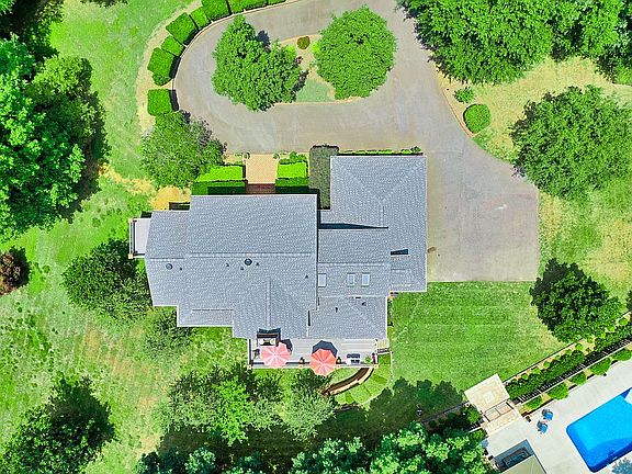 5th image of 641 32nd Avenue Dr NW