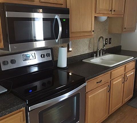 5th image of 23 Elmwood Cir