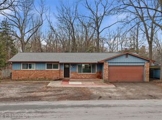 2276 Lakewood Way, Pinckney, MI 48169