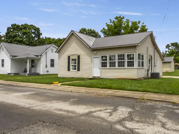 102 Hodges St N, Cowan, TN 37318