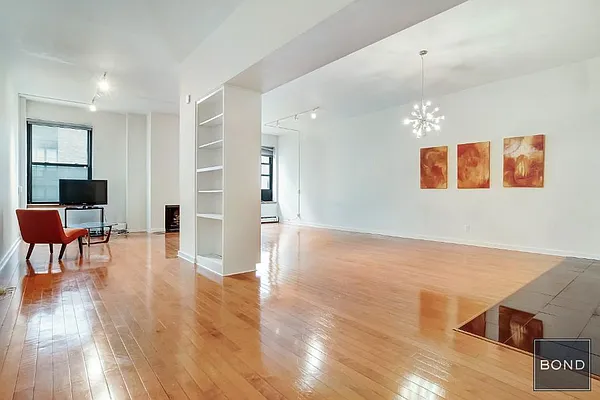 Rented by Bond New York | media 8